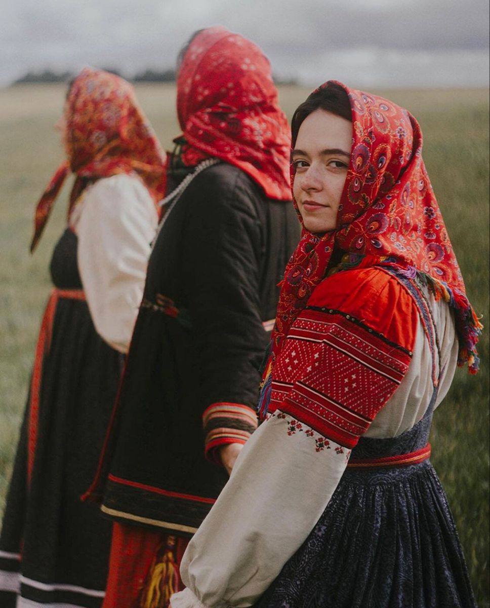 Women in Slavic costumes in Bridgetown