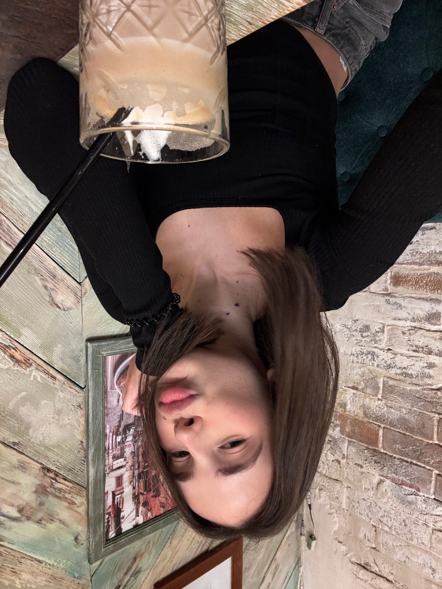 Fresh photos, fresh mood — Tina online in Bridgetown